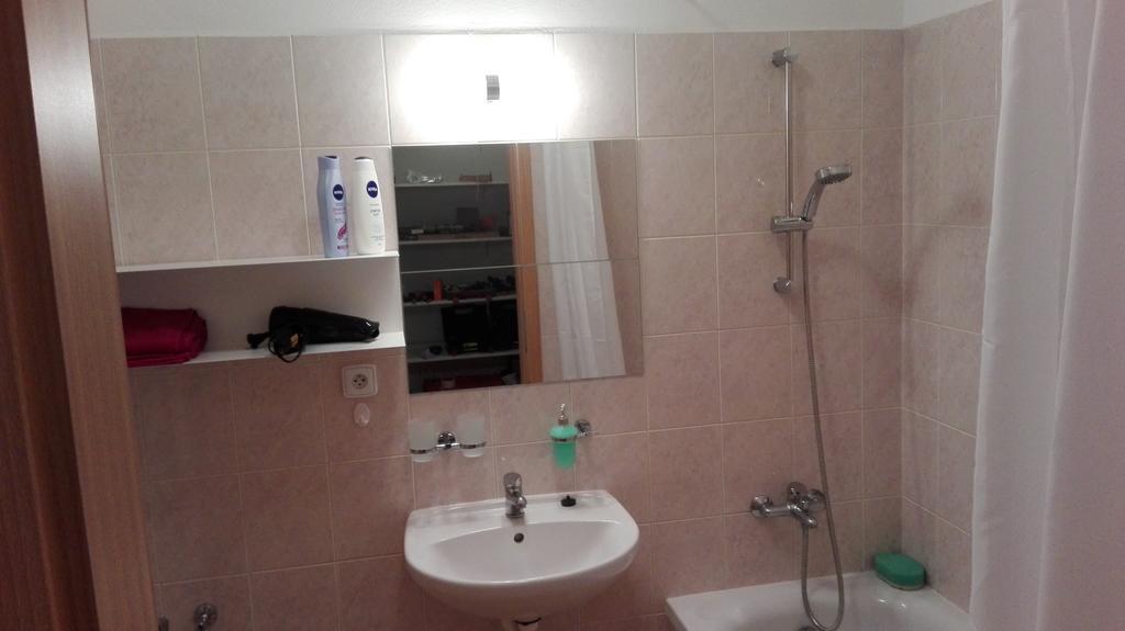 Apartman Jarosova ซนอยโม ภายนอก รูปภาพ