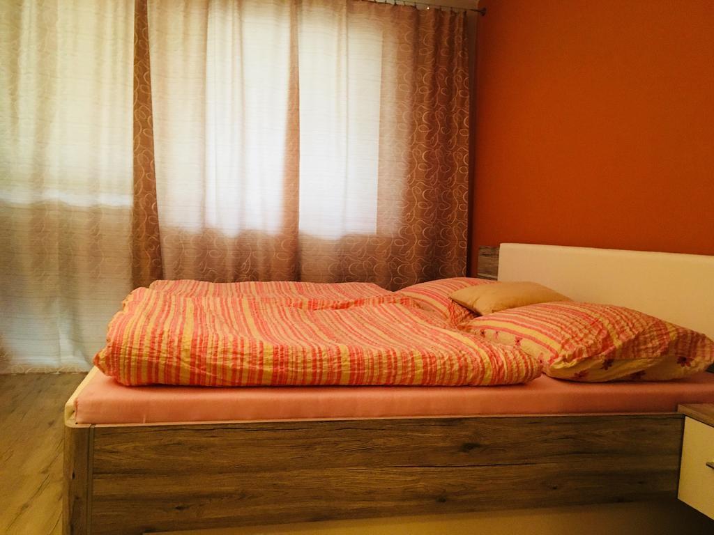 Apartman Jarosova ซนอยโม ภายนอก รูปภาพ