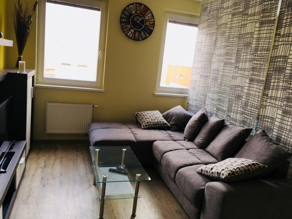 Apartman Jarosova ซนอยโม ภายนอก รูปภาพ